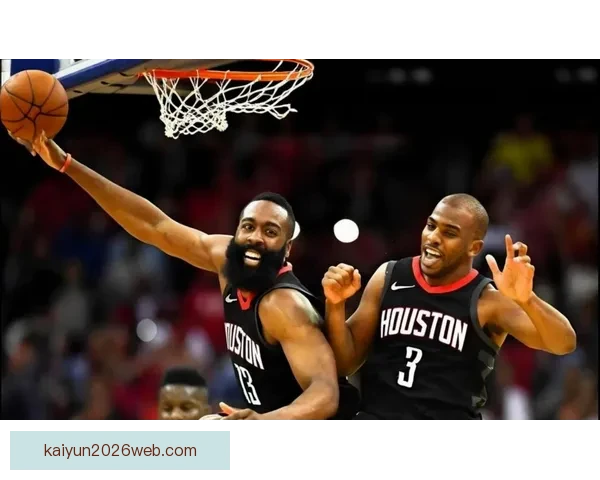 塞克斯顿哈登上演恶意犯规施罗德撞理查兹裆部引争议